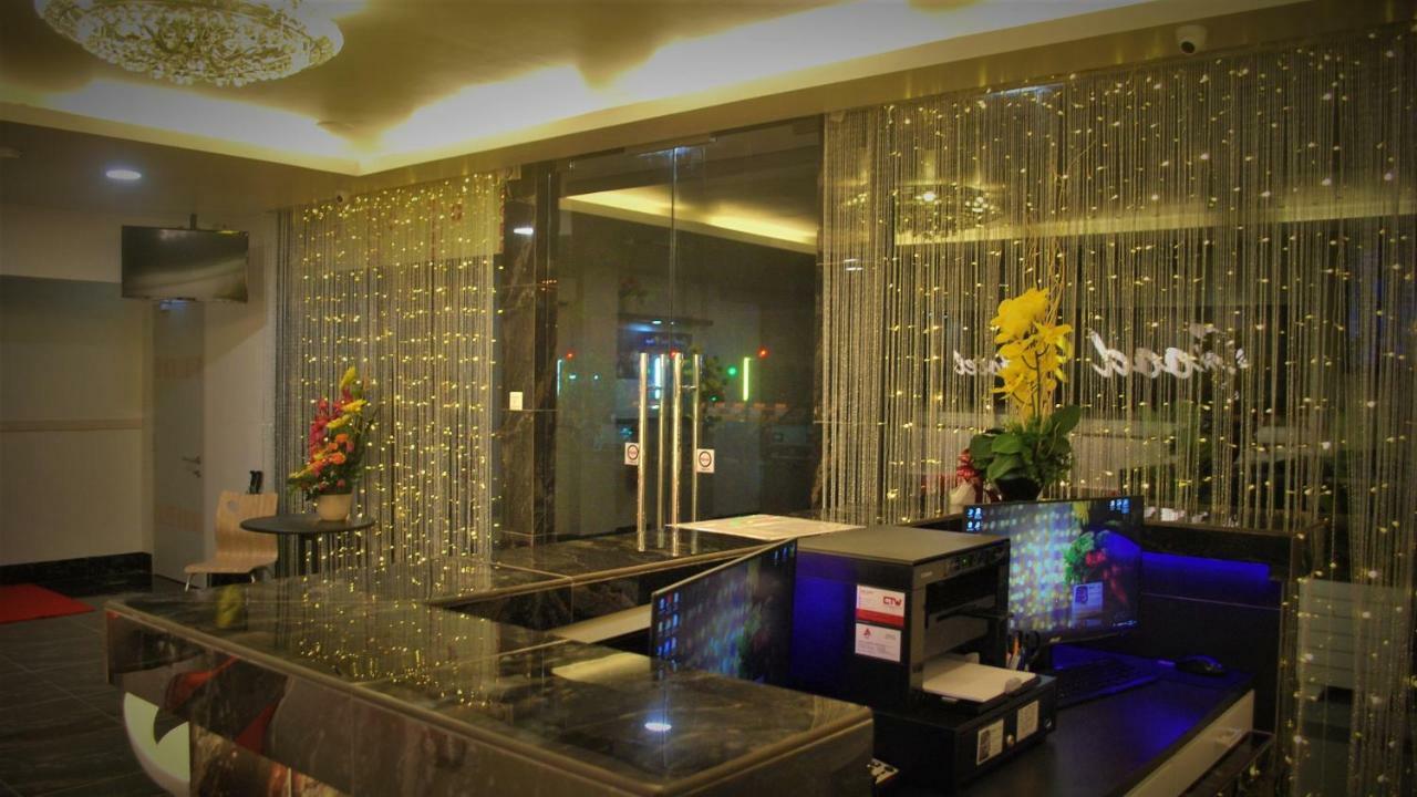Good 9 Hotel - Bukit Dahlia Джохор Бахру Екстериор снимка