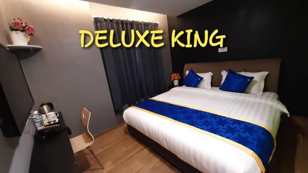 Good 9 Hotel - Bukit Dahlia Джохор Бахру Екстериор снимка